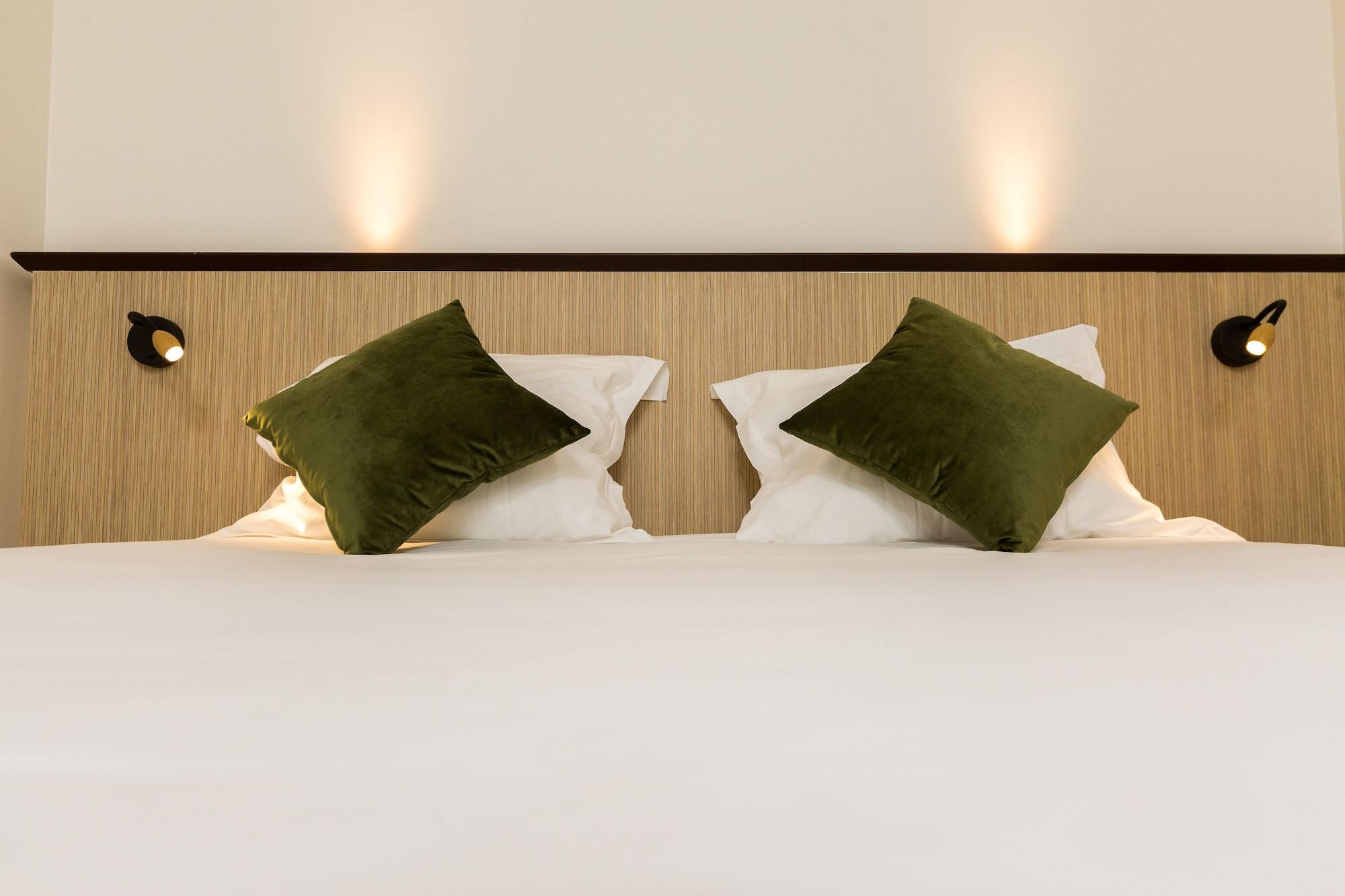 เบสต์ เวสเทิร์น เลอ บัว เดอ ลา มาร์เช Hotel Liguge ภายนอก รูปภาพ